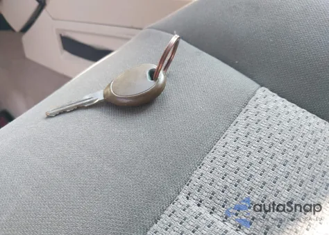 2010 Jeep Liberty Sport z USA, uszkodzony, nr VIN 1J4PP2GK3AW104827